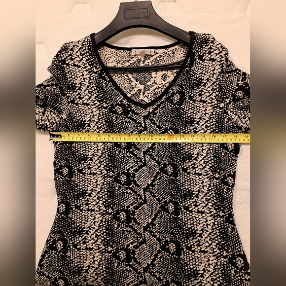 Nanette Lepore V-Neck Snake Print Sweater Dress Cream & Black Large New - Picture 4 of 7